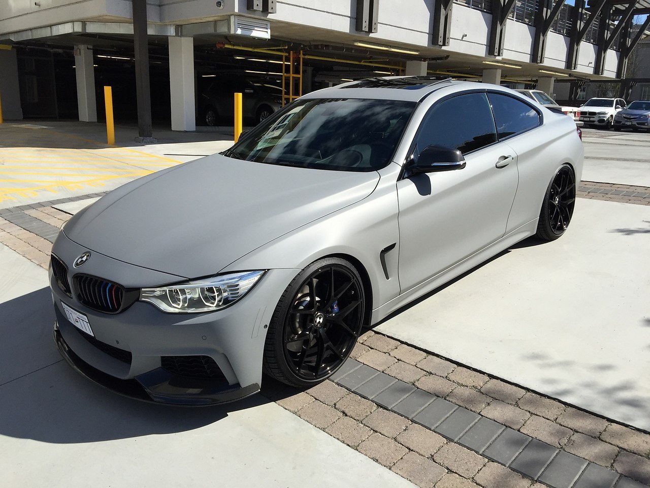 Грей матовый. Bmw f30 серый матовый. bmw 4 nardo grey. bmw 7 цвет nardo grey. серая бмв f30.