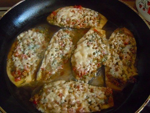 Баклажаны с помидорами.Один из самых простых рецептов, а получается вкусно.Ингредиенты:3 небольших ... - 3