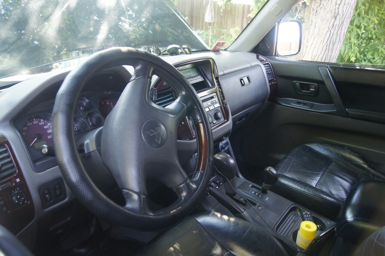 Ребят помогите пожалуйста. Pajero 3 2001 год. Руль ели-ели ...