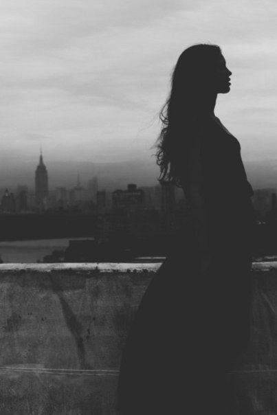 Не бывает случайных падений….Есть уроки, что нужно пройти…Отряхни, не стесняясь, колениИ уверено ...