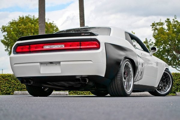 Dodge Challenger R/T. - 4