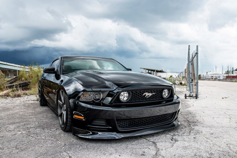 Ford Mustang - 4