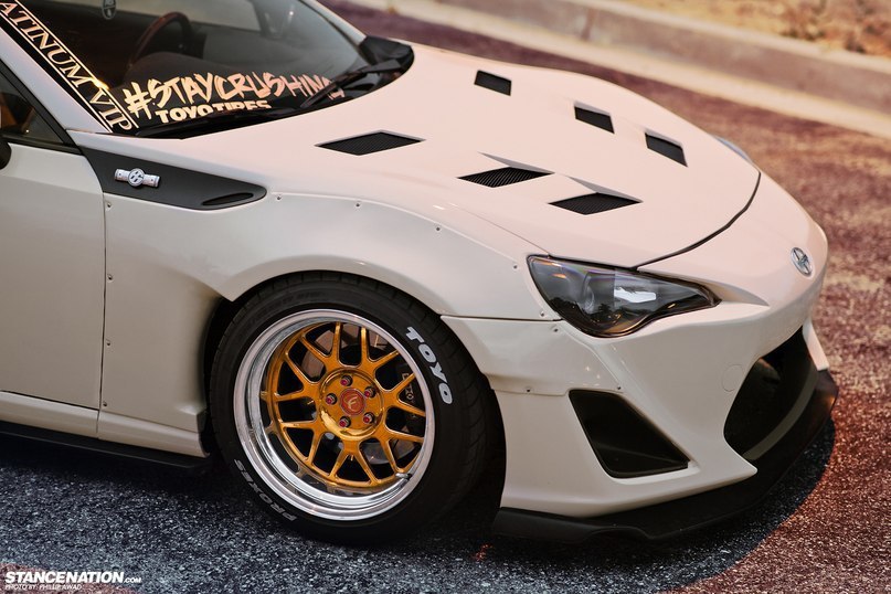 Scion FR-S. - 8