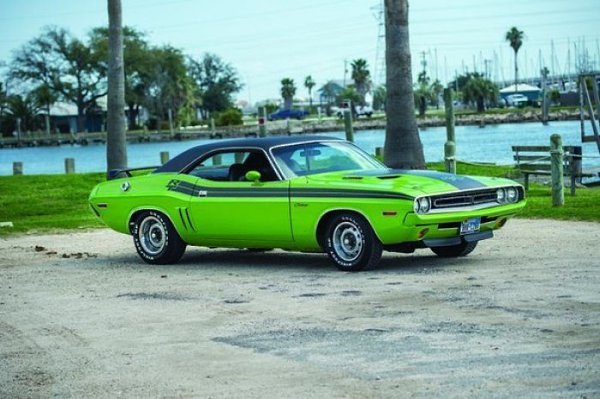 1971 Dodge Challenger R/T - 4