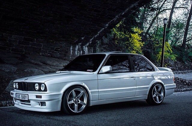 BMW 3 Series E30