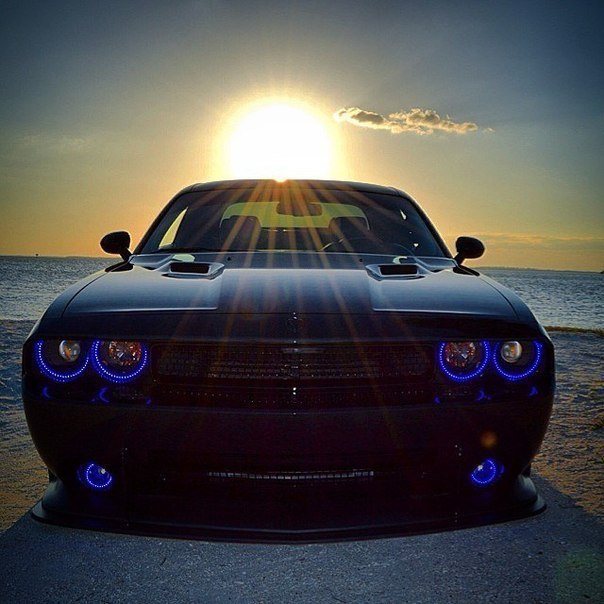 Dodge Challenger SRT8. - 7