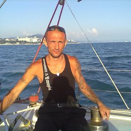 aleksandr, 44, 