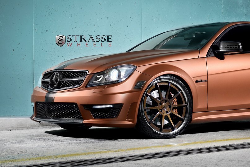 Mercedes-Benz C63 AMG. - 3
