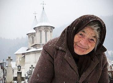 Сказала старушка: Запомни истину дружок! Ты в жизни счастья не познаешь, когда в душе висит замок. ...