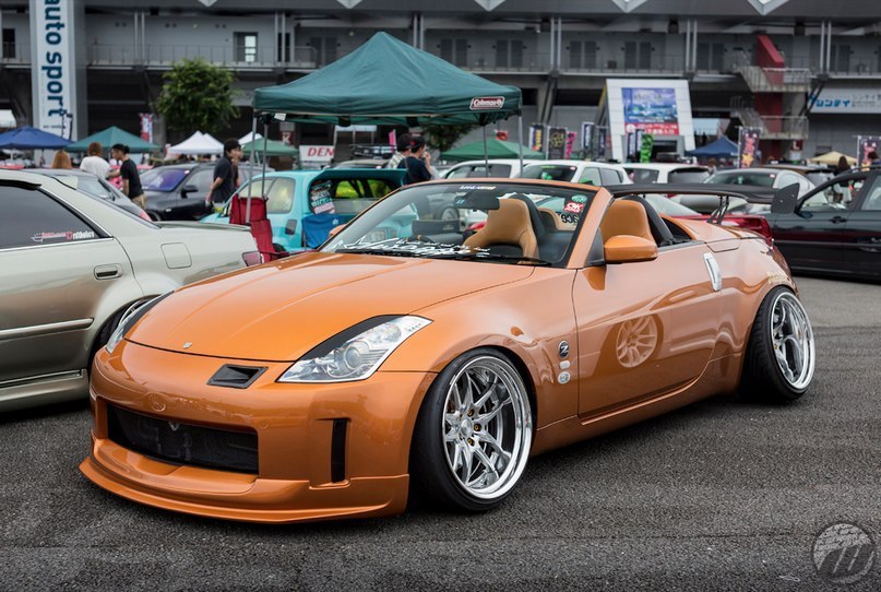 Nissan Fairlady Z Roadster.