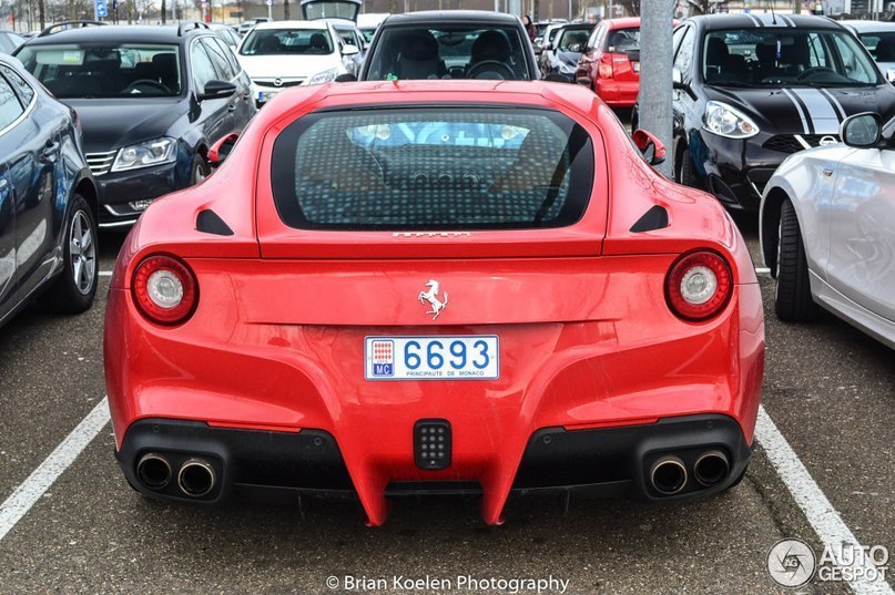 Ferrari F12berlinetta - 6