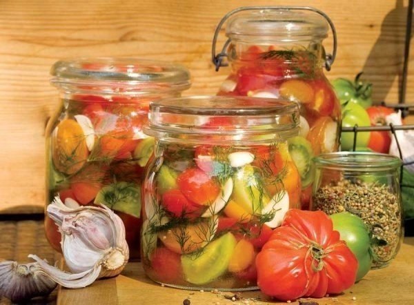 10 рецептов заготовок на зиму.1. Салат «Чехарда»Продукты:Укладывать по слоям в казан или большую ...