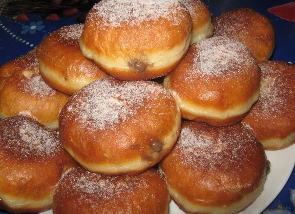 Берлинеры с шоколадным кремом.Мягкие, нежные булочки с шоколадным кремомИнгредиенты:тесто:-1 яйцо-2 ...