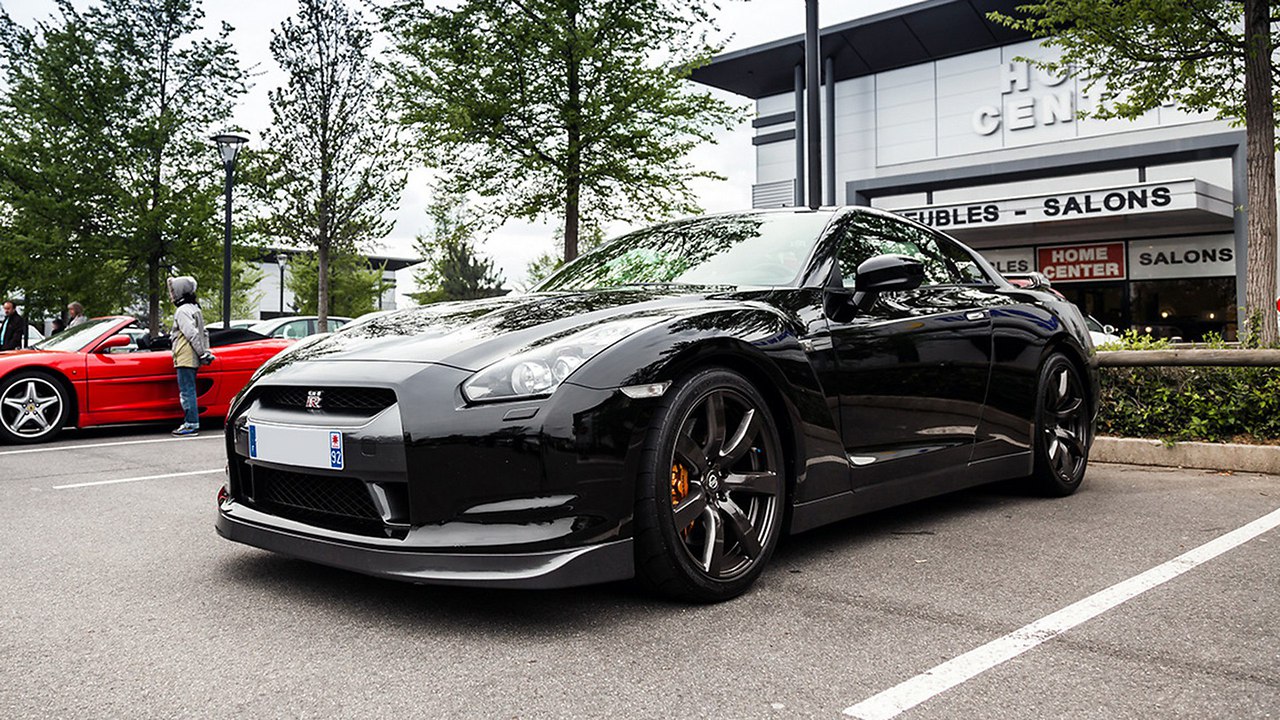 Nissan GT-R