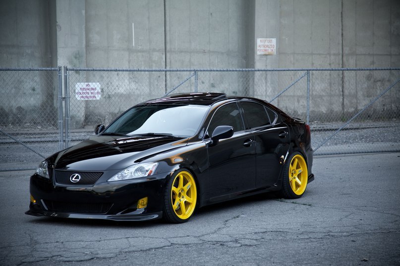 Lexus IS 350. - 2