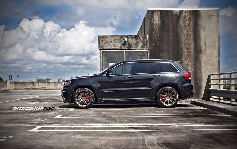 Jeep Grand Cherokee SRT8 - 4