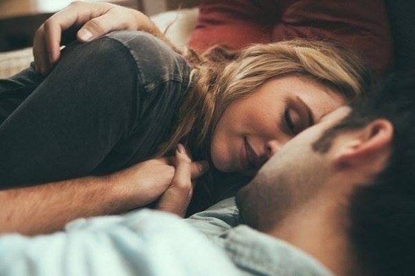 О Боже мой! Как я тебя хочу! До трепета в груди, до сладкой дрожи, До отпечатков на атласной коже, ...