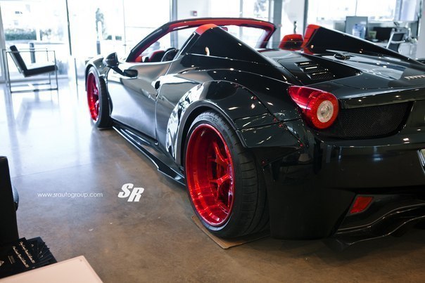 Liberty Walk Ferrari 458 Spider - 3