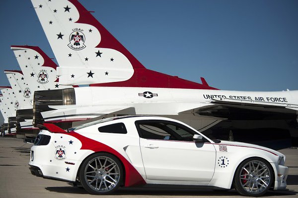 Ford Mustang GT U.S. Air Force Thunderbirds Edition.