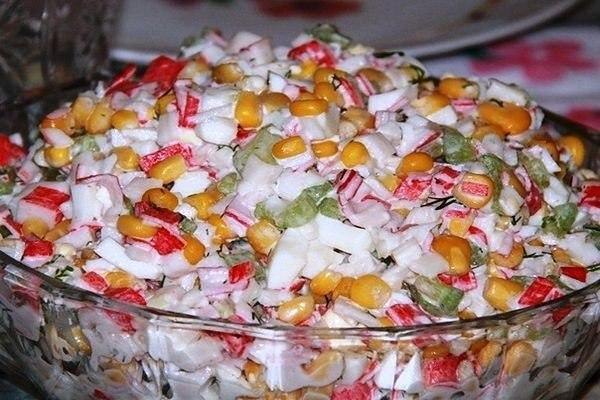 Салат «Цветик – Семицветик».Ингредиенты:Корейская морковь 250г;2 огурца;2 ...