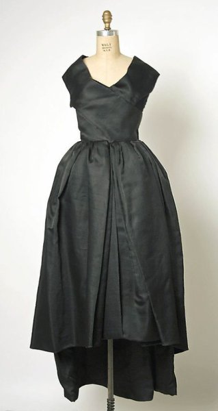     Balenciaga, 1960-. - 4