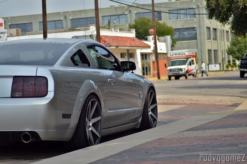 Ford Mustang GT. - 2