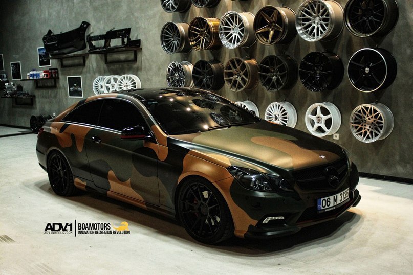 Mercedes-Benz E-Class Coupe. - 2