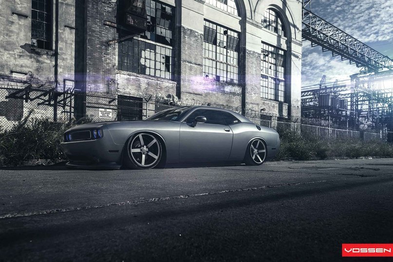 Dodge Challenger. - 3