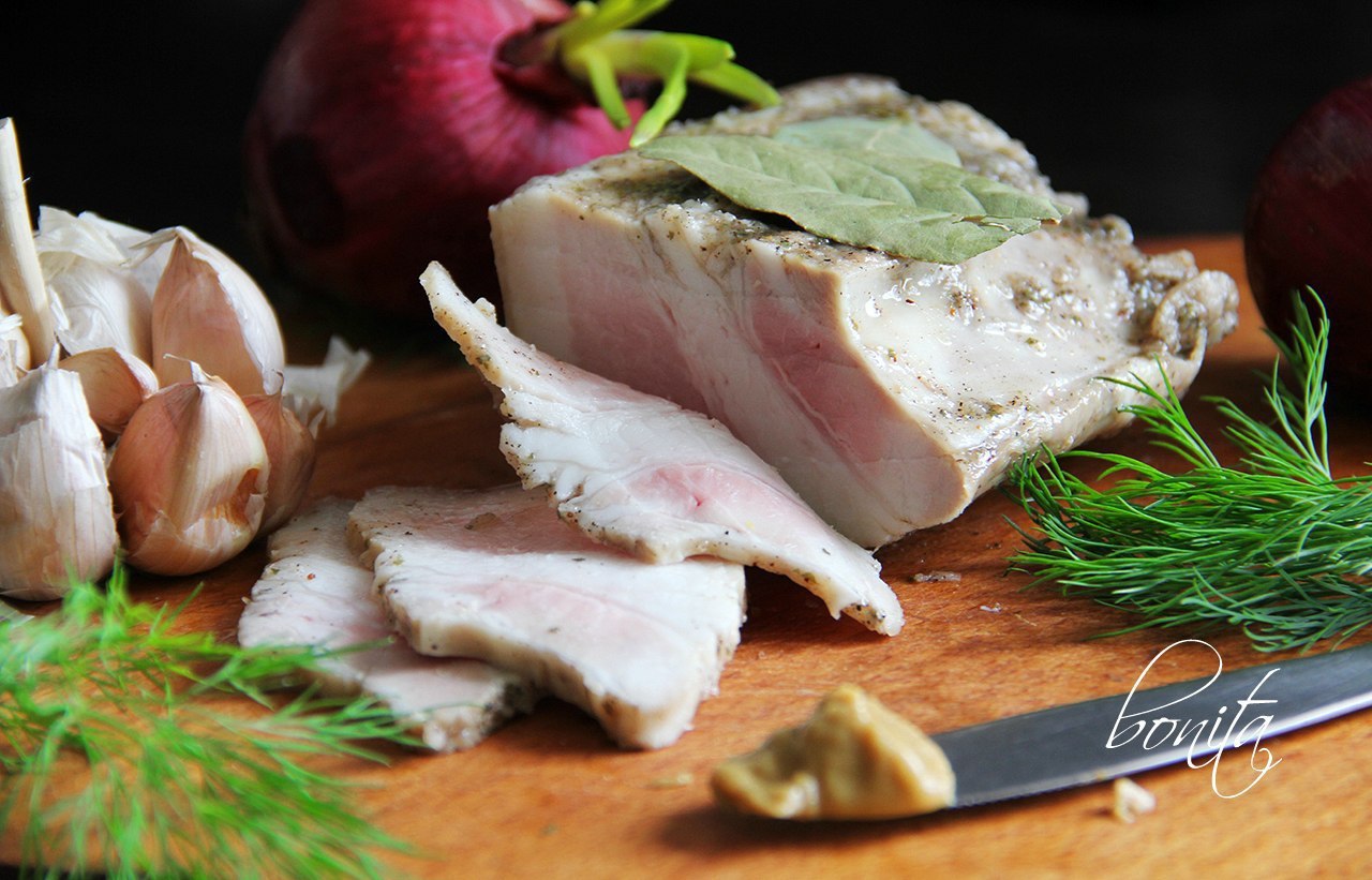 Вариантов засолки сала очень много, я люблю экспериментировать с этим продуктом и готовить его по ...