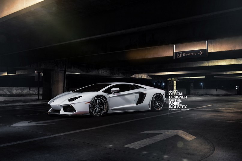 Lamborghini Aventador LP700-4. - 5