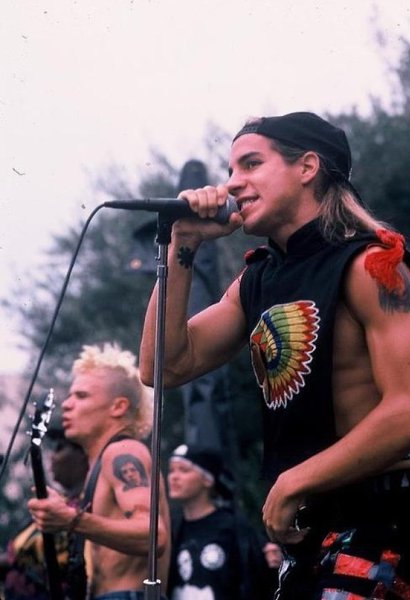 Red hot chili peppers, 80-