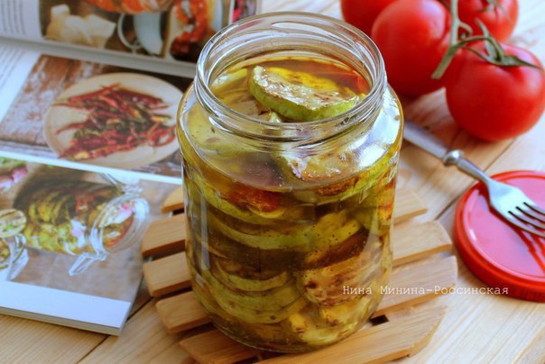 Кабачки жареные на зиму.Кабачки для этой заготовки можно пожарить на обычной сковороде, запечь на ...