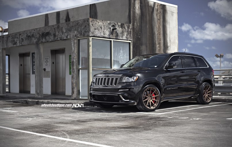 Jeep Grand Cherokee SRT. - 2