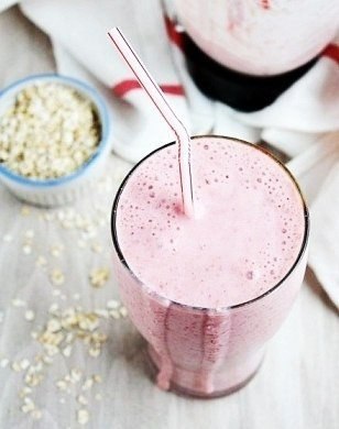 Крем из овсянки с клубникой.на 100 гр 77.81 ккал Б/Ж/У 2.28/1.67/15.01На 1 порцию:Овсяные хлопья – ...