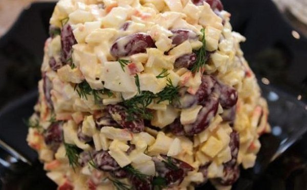 ТОП-10 САМЫХ БЫСТРЫХ САЛАТОВ! 1. Салатик из крабовых палочек с помидорами Продукты: - Крабовые ... - 3