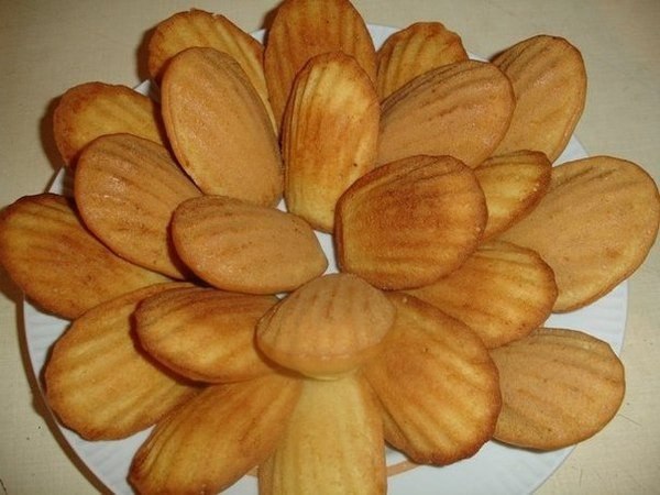 Вкусное домашнее печенье "Мадлен" за 15 минут.Многие хозяйки идут покупать различные ...