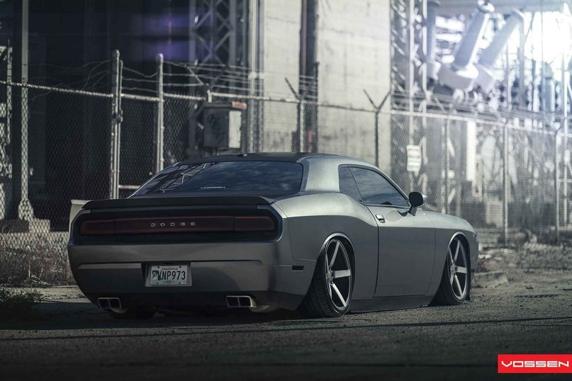 Dodge Challenger. - 5