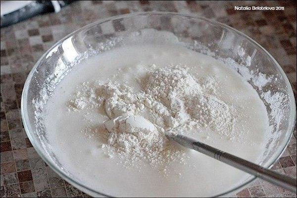 Кокосовые печенья.Понадобится:- Кокосовая стружка 120 г- мука 7 ч.ложек- 2 белка- сахарная пудра 150 ... - 4
