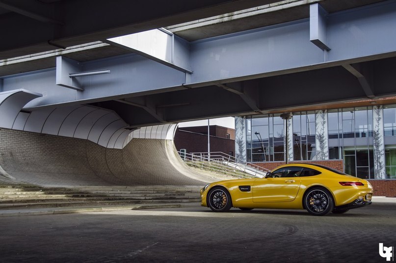 Mercedes AMG GT - 8