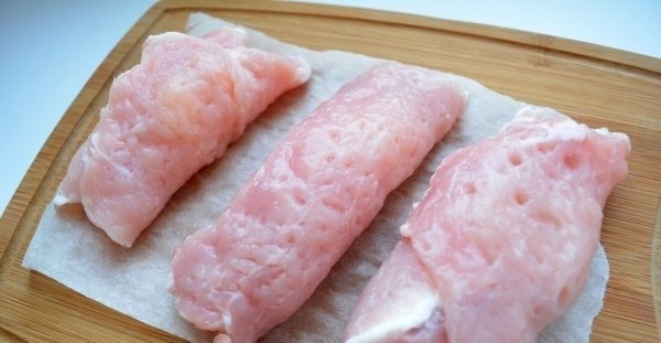 Рулетики из свинины с ананасами и сыром.Ингредиенты:Свиная вырезка с тонкой жировой прослойкой - 1 ... - 6