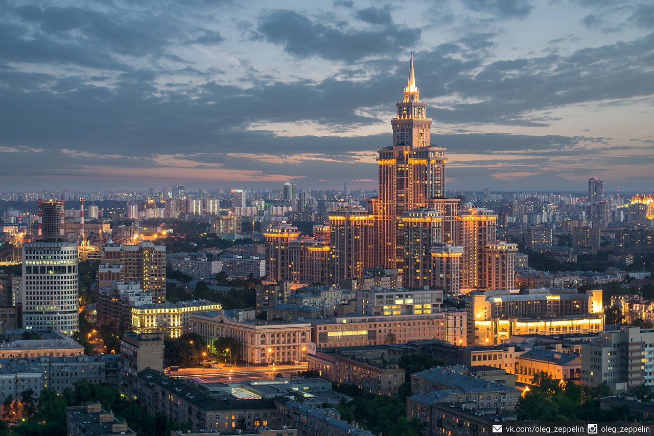 Триумф палас москва фото. Триумф Палас. Триумф Палас Сокол. Триумф Палас сталинская высотка.