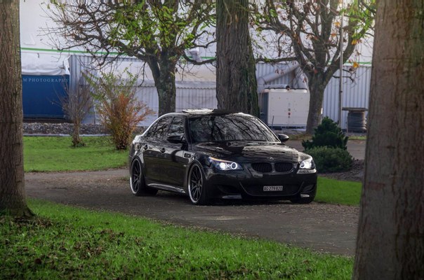 BMW M5 (E60)