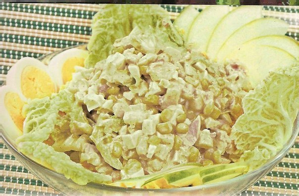 Салат из пекинской капусты.Ингредиенты:филе куриное (отварное) - 300 гкукуруза консервированная - ...