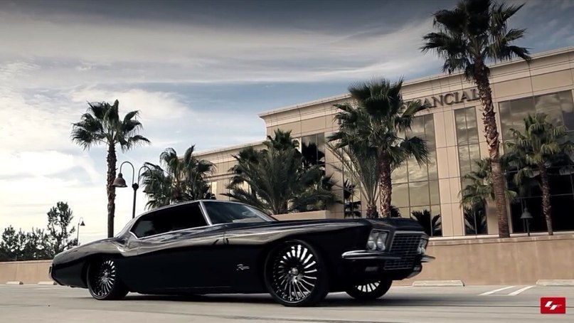 Buick Riviera - 2