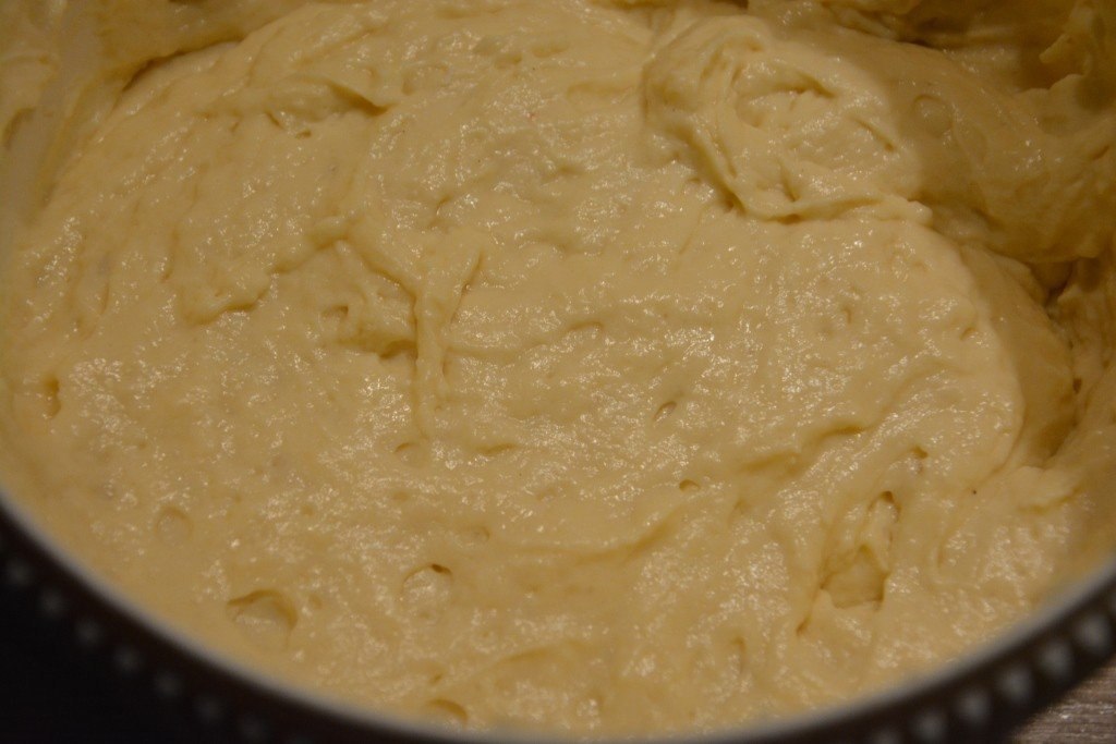 Нежнейшие блины на кефире с кипятком. Яичная мука. Ст л кефира 2 ст. Ст л кефира 2 ст. Ингредиенты для оладьев на кефире.