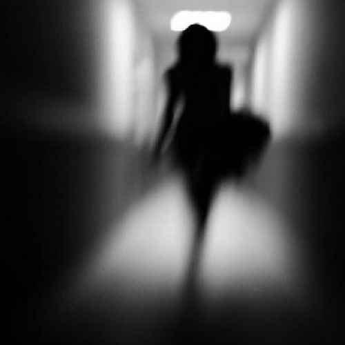 Не уходите от Любви, не уходите. Она добьётся своего с улыбкой или без. Уж лучше ей отдайтесь и... ...