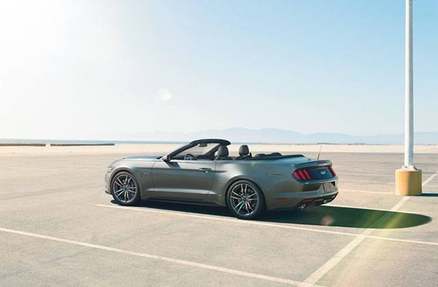  Ford Mustang )) - 4