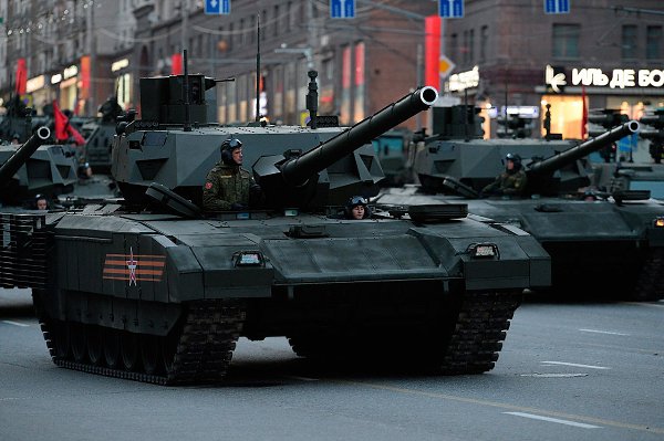 Танк «Армата» получит 152-миллиметровую пушку.Российский танк на базе бронеплатформы «Армата» в ...