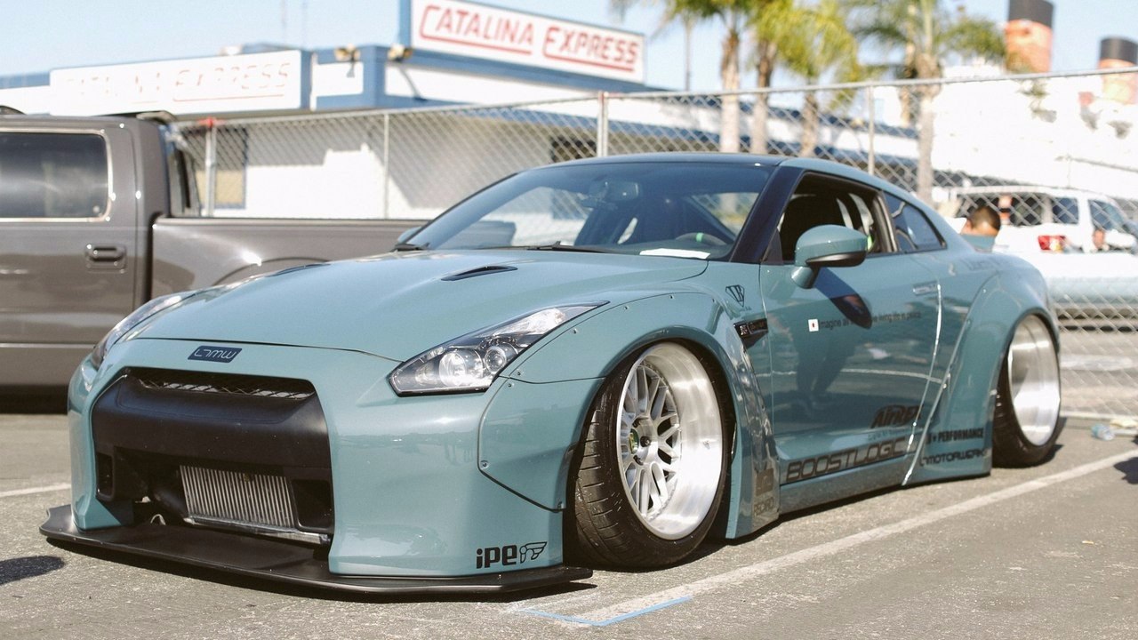 Nissan GT-R