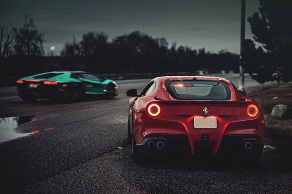 Ferrari F12 Berlinetta.Lamborghini Aventador LP700-4